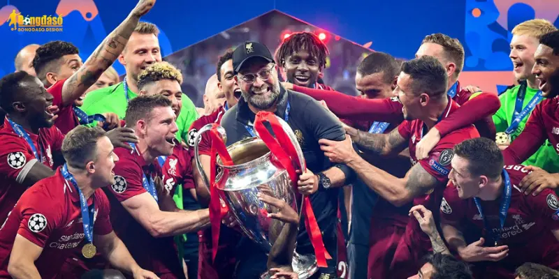 Liverpool và chiếc cup tai voi thứ 6 trong lịch sử đội bóng