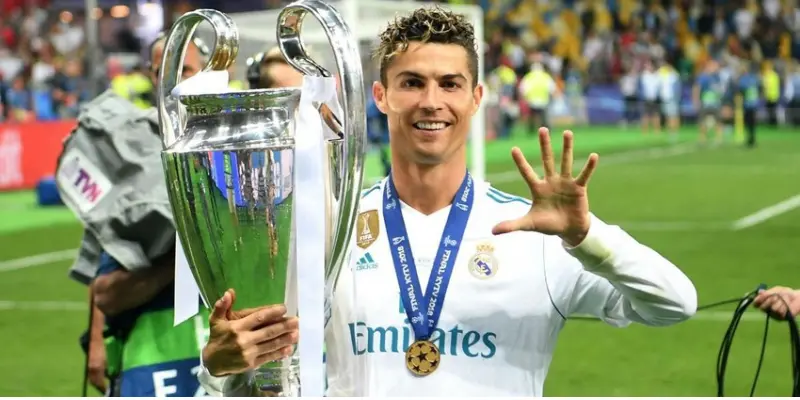 Ronaldo huyền thoại vĩ đại nhất lịch sử đội bóng hoàng gia